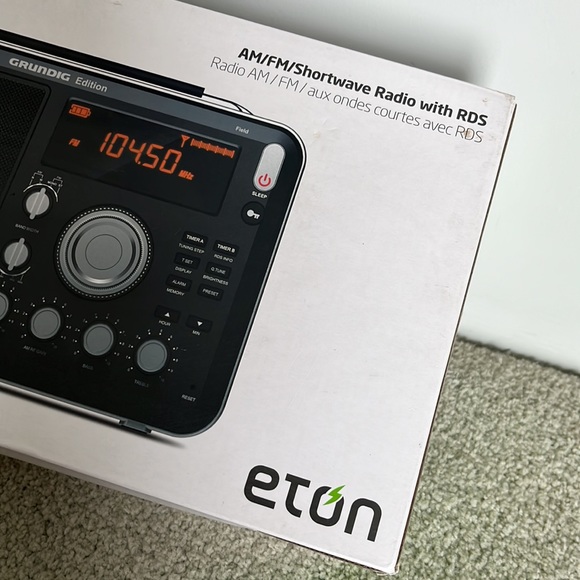 FIELD BT Grundig Edition AM/FM Shortwave Radio with RDS (eton). Brand New! - Picture 2 of 5